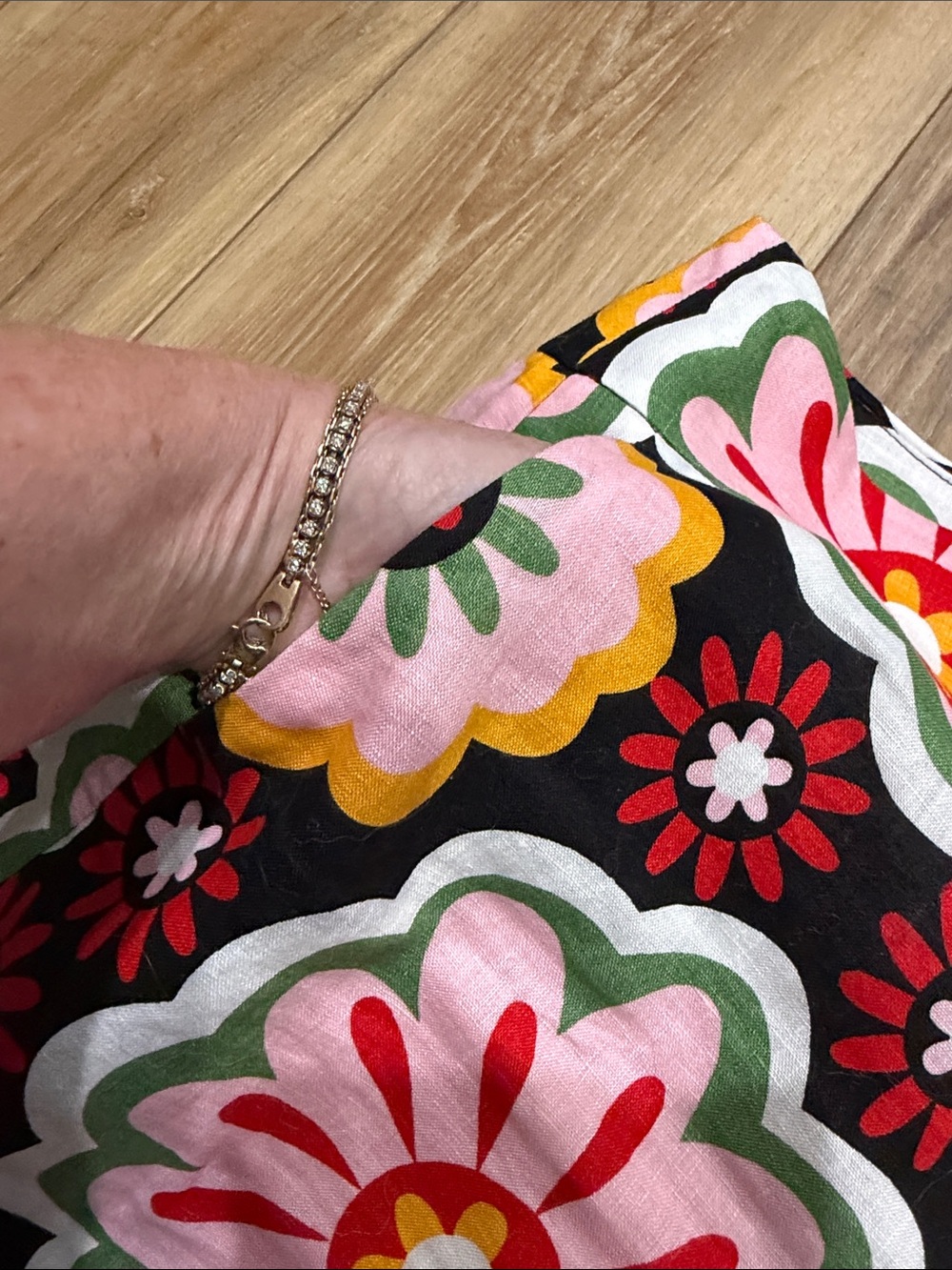 Boden 12 Adorable Linen Floral Shorts  EUC!!! - Picture 2 of 6